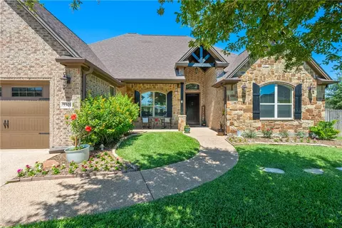 3301 Covington Ct, Bryan, TX 77808 photo 2