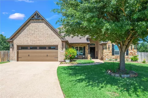 3301 Covington Ct, Bryan, TX 77808
