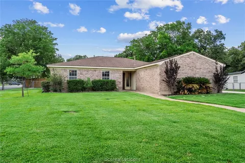 1201 Hawk Tree Dr, College Station, TX 77845
