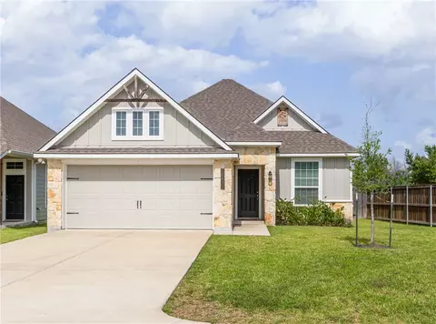 10639 Natural Pond Rd, College Station, TX 77845