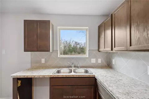 Kitchen - 515 16th St, Hempstead, TX 77445 photo 1 of 1