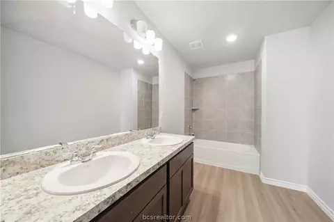 Bath - 515 16th St, Hempstead, TX 77445 photo 2 of 2