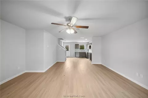 Living - 515 16th St, Hempstead, TX 77445 photo 1 of 6