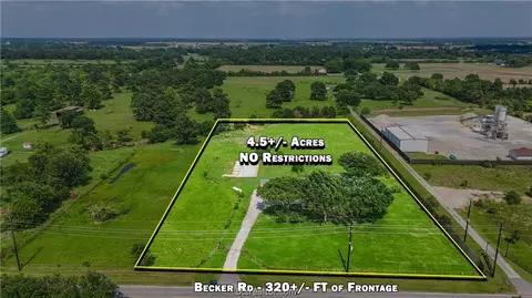 19250 Becker Rd, Hockley, TX 77447