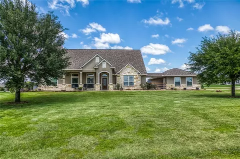 586 Ruby Dr, Bellville, TX 77418