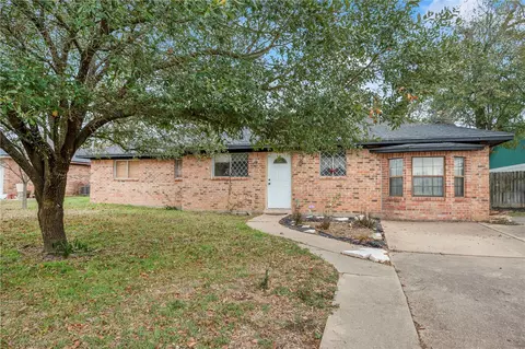 Exterior - 3302 Oregon Trl, Bryan, TX 77803 photo 4 of 4
