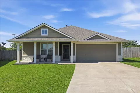937 Crested Point Dr, College Station, TX 77845