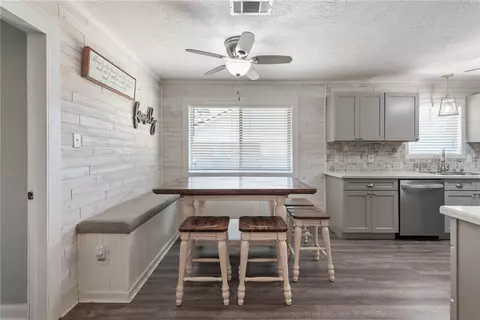 3805 Windridge Dr, Bryan, TX 77802 photo 9