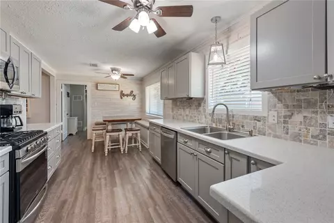 3805 Windridge Dr, Bryan, TX 77802 photo 8