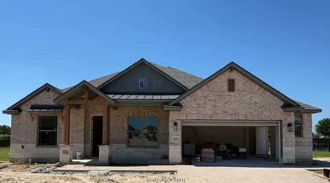 1800 Register Ct, College Station, TX 77845