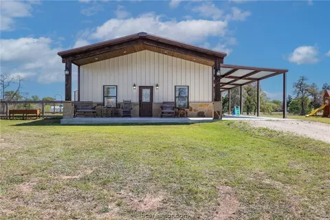 4500 Gibbs Ln, Caldwell, TX 77836