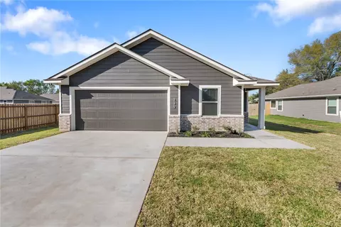 1634 Lucky St, Bryan, TX 77803