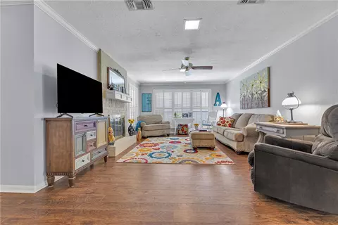 Living - 2911 Braeburn, Bryan, TX 77802 photo 2 of 3