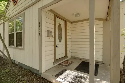 Exterior - 1204 E 28th St, Bryan, TX 77803 photo 2 of 5