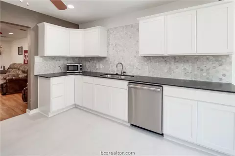 Kitchen - 1204 E 28th St, Bryan, TX 77803 photo 4 of 4
