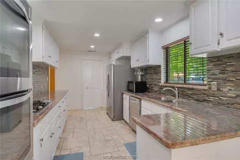 Kitchen - 2301 Barak Ln, Bryan, TX 77802 photo 2 of 3