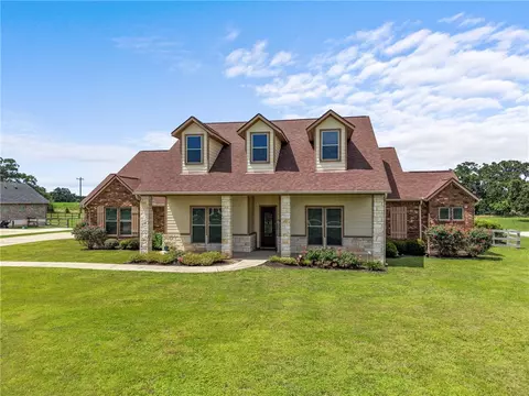 10040 Henley Cv, Iola, TX 77861