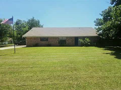 601 Rogers, Normangee, TX 77871