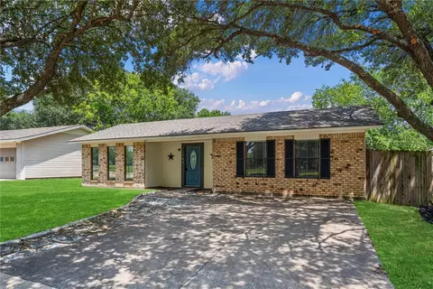 1103 Haines Dr, College Station, TX 77840