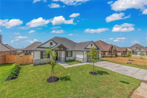 4202 Lismore Ln, College Station, TX 77845