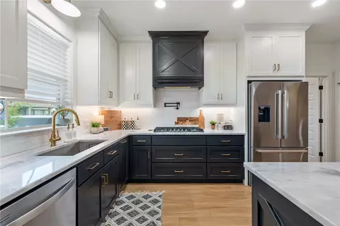 4202 Lismore Ln, College Station, TX 77845