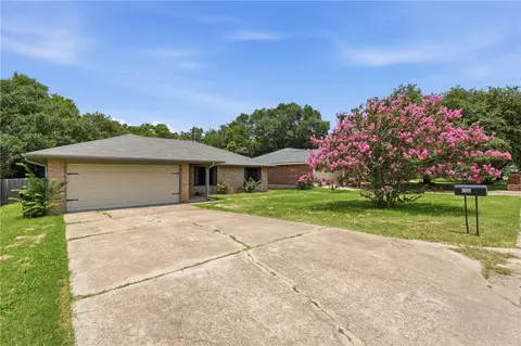 4101 Willow Oak St, Bryan, TX 77802