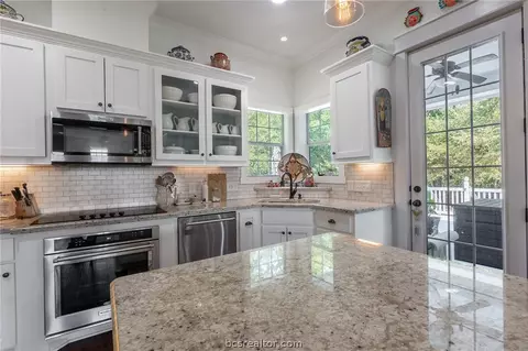 Kitchen - 8500 Green Branch Loop, Bryan, TX 77808 photo 3 of 5
