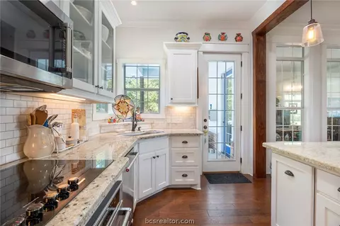 Kitchen - 8500 Green Branch Loop, Bryan, TX 77808 photo 4 of 5