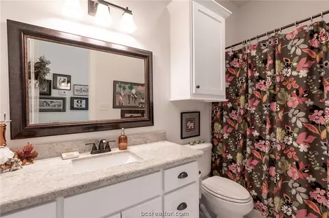 Bath - 8500 Green Branch Loop, Bryan, TX 77808 photo 2 of 3