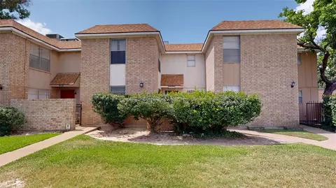 3808 Plainsman Ln, Bryan, TX 77802