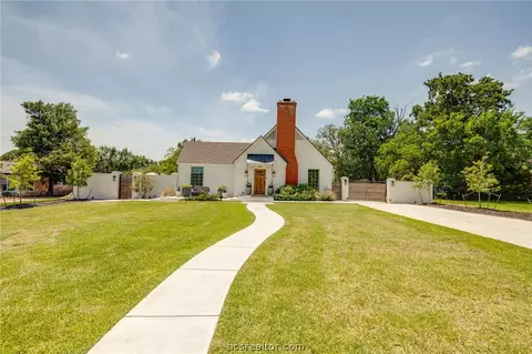 Exterior - 502 Brookside Dr E, Bryan, TX 77801 photo 4 of 16