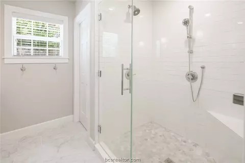 Bath - 502 Brookside Dr E, Bryan, TX 77801 photo 2 of 4