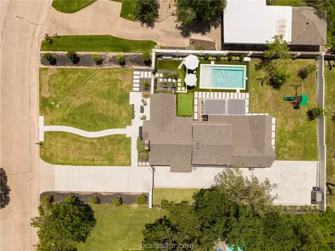 View/Area - 502 Brookside Dr E, Bryan, TX 77801 photo 3 of 4