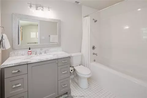 Bath - 502 Brookside Dr E, Bryan, TX 77801 photo 4 of 4