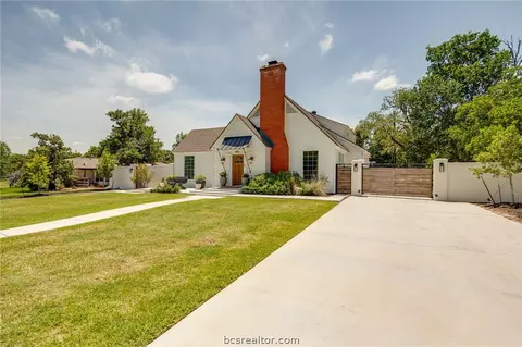 Exterior - 502 Brookside Dr E, Bryan, TX 77801 photo 2 of 16
