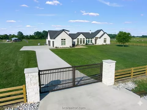 13504 Hudson Farms Rd, Franklin, TX 77859
