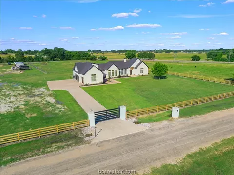 13504 Hudson Farms Rd, Franklin, TX 77859