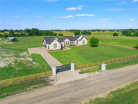 13504 Hudson Farms Rd, Franklin, TX 77859