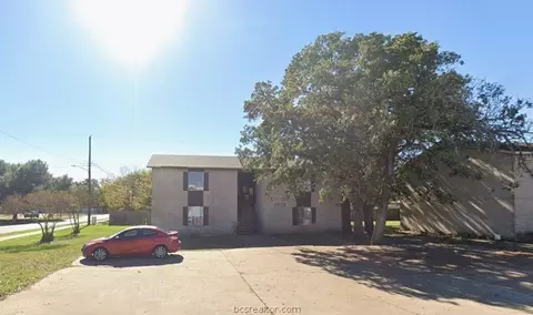 2712 Evergreen Cir, Bryan, TX 77801
