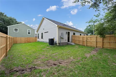 Exterior - 804 E 27th St, Bryan, TX 77803 photo 4 of 4