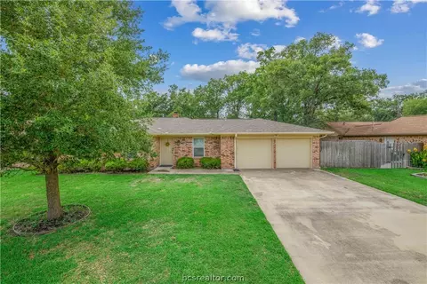 7804 Appomattox Dr, College Station, TX 77845