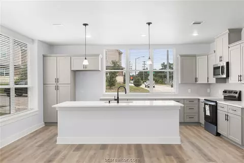 2158 Big River St, College Station, TX 77840