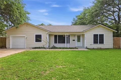 1504 Burt St, Bryan, TX 77802
