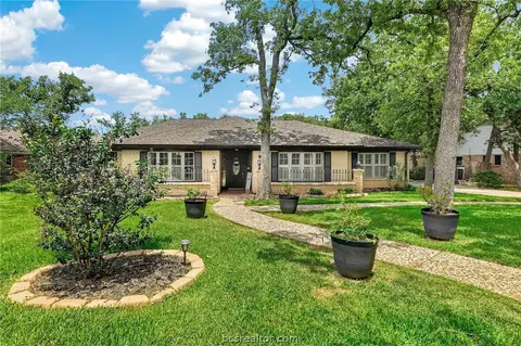 1022 Rose Cir, College Station, TX 77840