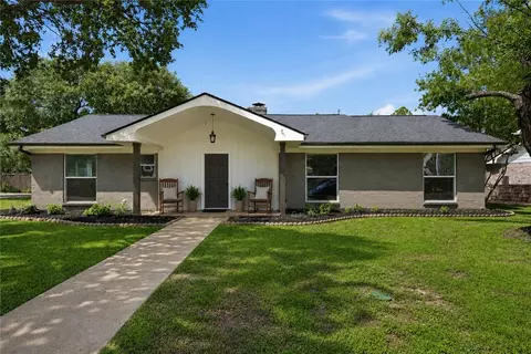 3618 Sunnybrook Ln, Bryan, TX 77802