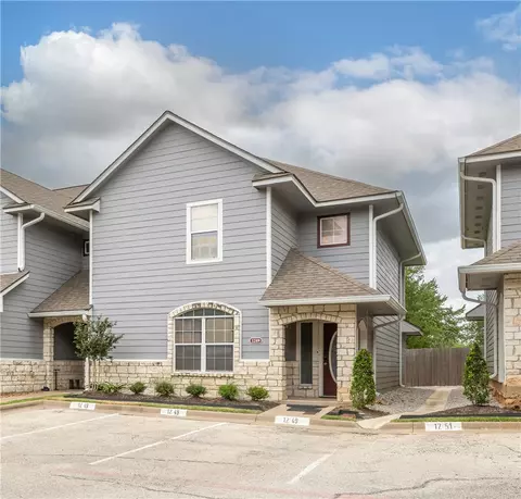 1249 Canyon Creek Cir, College Station, TX 77840