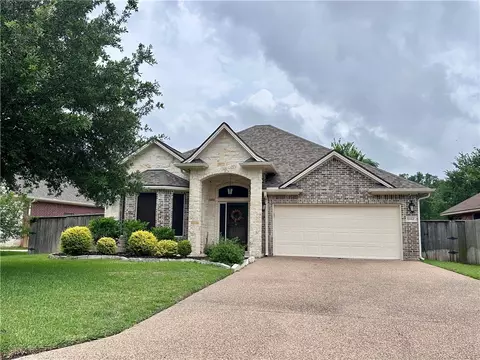 8442 Lauren Dr, College Station, TX 77845