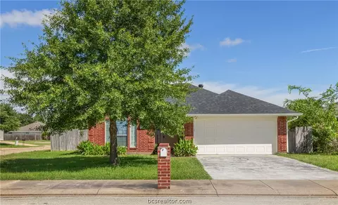 610 Plano Dr, College Station, TX 77845