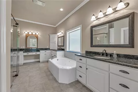 Bath - 4301 Willowick Dr, Bryan, TX 77802 photo 1 of 5