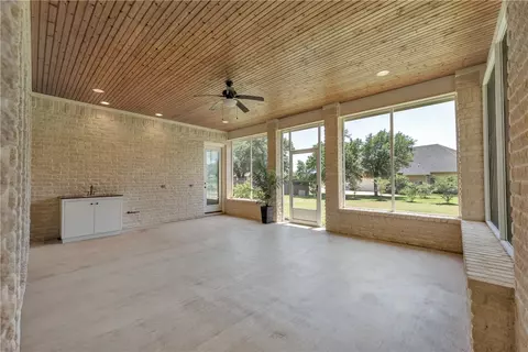 Exterior - 4301 Willowick Dr, Bryan, TX 77802 photo 2 of 4